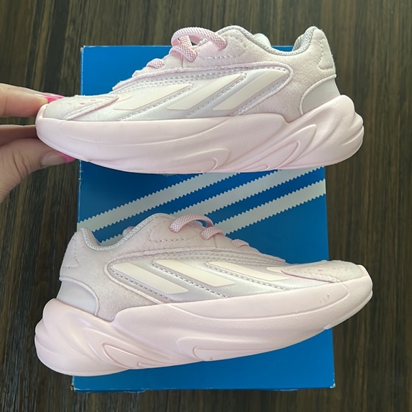 GIRL PINK TODDLER ADIDAS OZELIA CLEAR PINK 8C - 8 CUTE FASHION HOT SNEAKERS - Picture 4 of 7